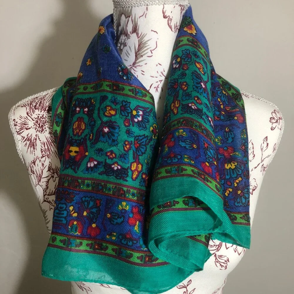 💎 Elevate Your Style: Discover the Vibrant Givenchy-Inspired Scarf 💎